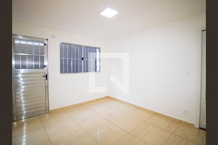 Sala de casa para alugar com 2 quartos, 95m² em Vila Nivi, São Paulo