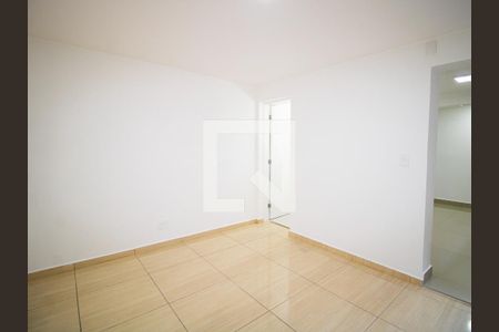 Sala de casa para alugar com 2 quartos, 95m² em Vila Nivi, São Paulo