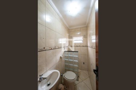 Banheiro Social 1 de casa para alugar com 2 quartos, 162m² em Americanópolis, São Paulo