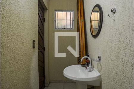 Casa à venda com 312m², 3 quartos e 4 vagasBanheiro de serviço