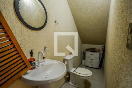 Casa à venda com 312m², 3 quartos e 4 vagasBanheiro de serviço