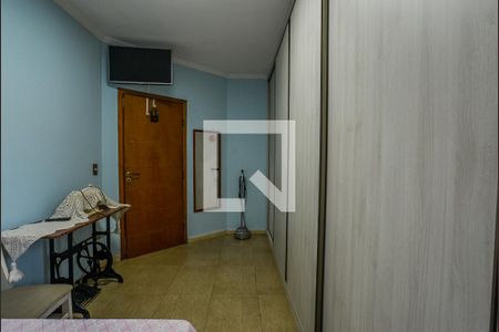 Casa à venda com 312m², 3 quartos e 4 vagasQuarto 2