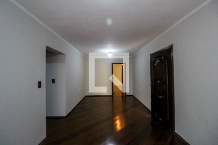 Casa à venda com 4 quartos, 240m² em Jardim Iva, São Paulo