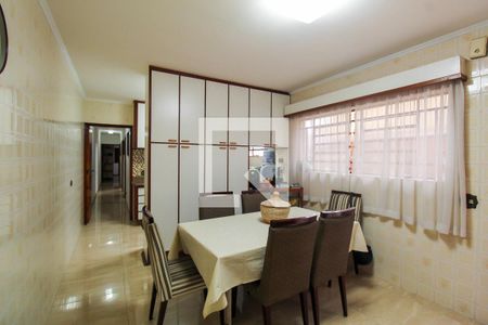 Casa à venda com 212m², 4 quartos e 4 vagasCozinha