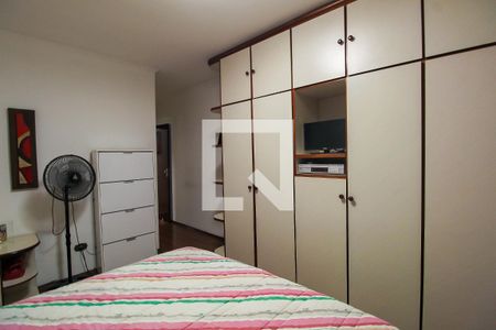 Quarto 1 - Suíte de casa à venda com 4 quartos, 212m² em Vila Canero, São Paulo