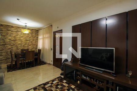 Sala de casa à venda com 4 quartos, 212m² em Vila Canero, São Paulo