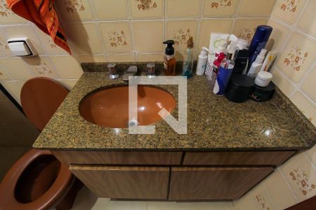 Casa à venda com 212m², 4 quartos e 4 vagasBanheiro