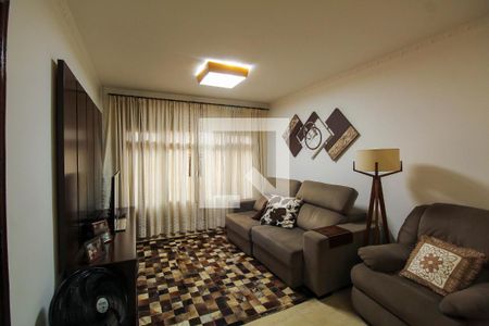 Sala de casa à venda com 4 quartos, 212m² em Vila Canero, São Paulo