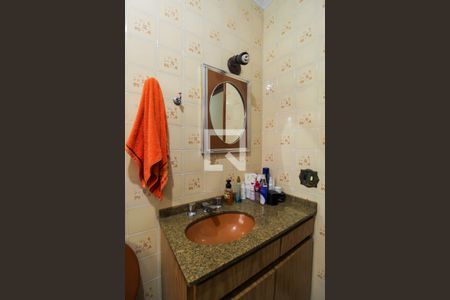 Casa à venda com 212m², 4 quartos e 4 vagasBanheiro