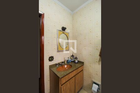 Banheiro da Suíte 1 de casa à venda com 4 quartos, 212m² em Vila Canero, São Paulo