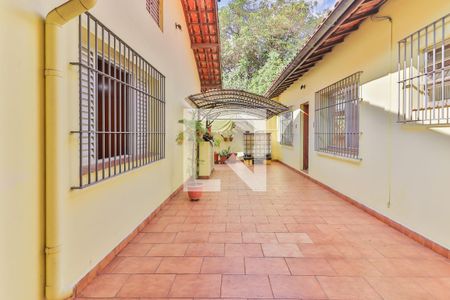 Casa para alugar com 276m², 3 quartos e 4 vagasQuintal