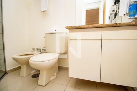 Banheiro, louças sanitárias  de apartamento à venda com 1 quarto, 47m² em Itaim Bibi, São Paulo