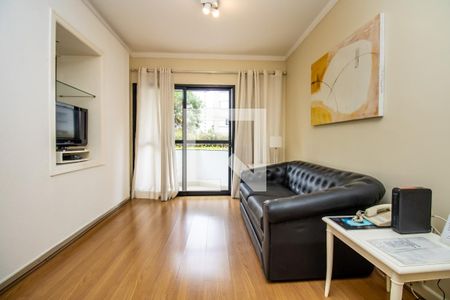 Sala, ambiente de estar com TV  de apartamento à venda com 1 quarto, 47m² em Itaim Bibi, São Paulo