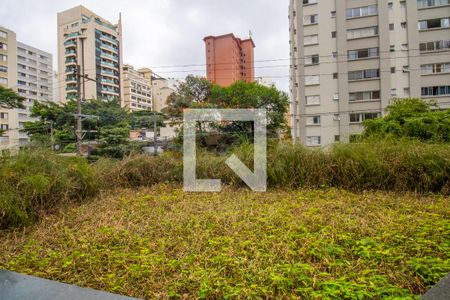 Quarto, vista verde  de apartamento à venda com 1 quarto, 47m² em Itaim Bibi, São Paulo