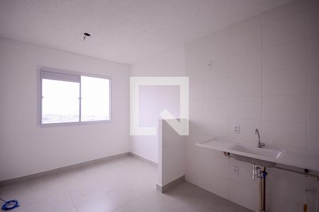 Sala/Cozinha  de apartamento para alugar com 2 quartos, 34m² em Parque Fongaro, São Paulo