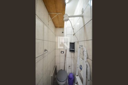 Apartamento à venda com 74m², 2 quartos e sem vagaBanheiro de Serviço