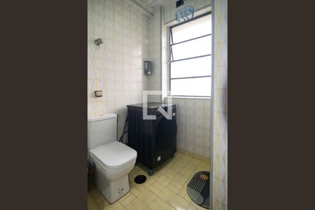 Banheiro  de kitnet/studio para alugar com 1 quarto, 32m² em República, São Paulo