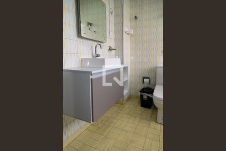 Banheiro  de kitnet/studio para alugar com 1 quarto, 32m² em República, São Paulo