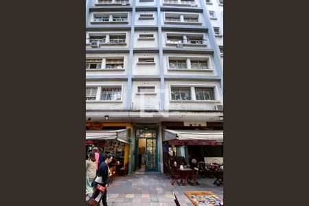 Fachada  de kitnet/studio para alugar com 1 quarto, 32m² em República, São Paulo