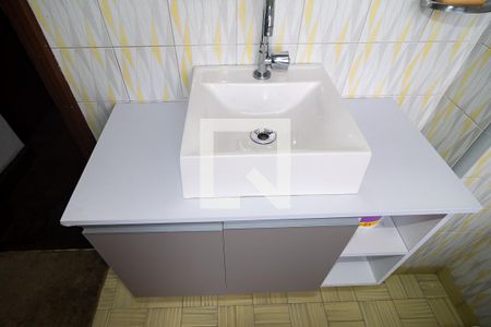 Banheiro  de kitnet/studio para alugar com 1 quarto, 32m² em República, São Paulo
