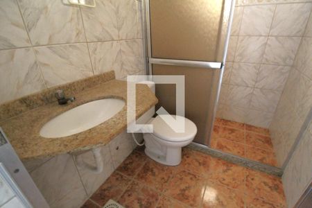 Casa à venda com 336m², 3 quartos e 2 vagasBanheiro social