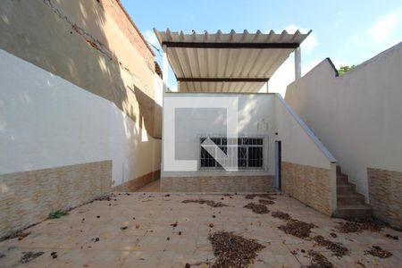 Casa à venda com 336m², 3 quartos e 2 vagasQuintal nos fundos