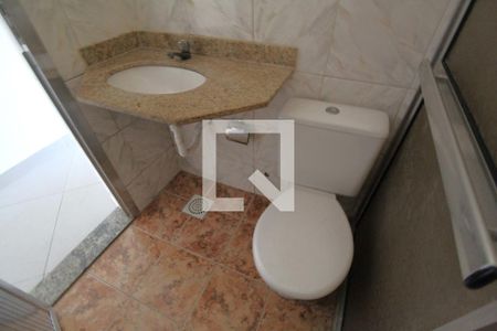 Casa à venda com 336m², 3 quartos e 2 vagasBanheiro social