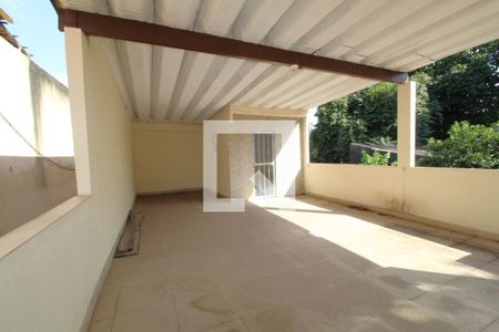 Casa à venda com 336m², 3 quartos e 2 vagasTerraço