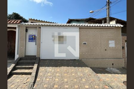 Casa à venda com 336m², 3 quartos e 2 vagasFachada