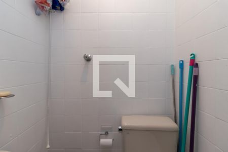 Apartamento à venda com 73m², 2 quartos e 2 vagasBanheiro de Serviço