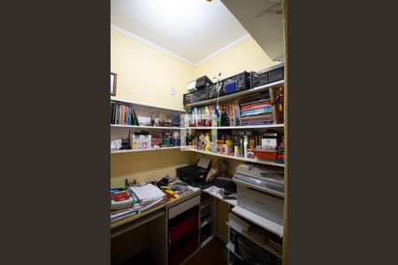 Casa à venda com 302m², 2 quartos e 3 vagas Casa à venda com 302m², 2 quartos e 3 vagasEscritório