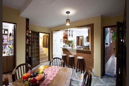 Casa à venda com 302m², 2 quartos e 3 vagas Casa à venda com 302m², 2 quartos e 3 vagasSala de Jantar