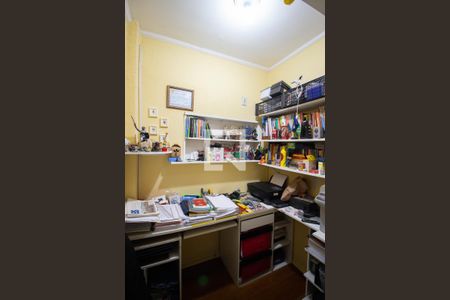 Casa à venda com 302m², 2 quartos e 3 vagas Casa à venda com 302m², 2 quartos e 3 vagasEscritório