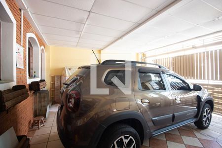 Casa à venda com 302m², 2 quartos e 3 vagas Casa à venda com 302m², 2 quartos e 3 vagasGaragem