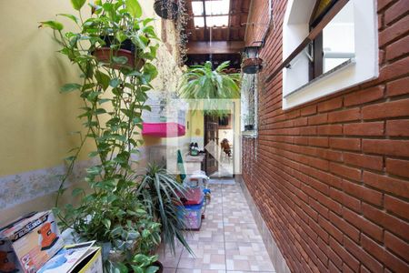 Casa à venda com 302m², 2 quartos e 3 vagas Casa à venda com 302m², 2 quartos e 3 vagascorredor