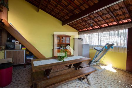 Casa à venda com 302m², 2 quartos e 3 vagas Casa à venda com 302m², 2 quartos e 3 vagasVaranda gourmet