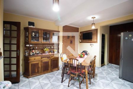 Casa à venda com 302m², 2 quartos e 3 vagas Casa à venda com 302m², 2 quartos e 3 vagasSala de Jantar