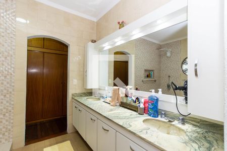 Casa à venda com 500m², 5 quartos e 5 vagasBanheiro da Suíte