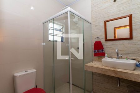 Casa à venda com 500m², 5 quartos e 5 vagasBanheira da Suíte da edícula