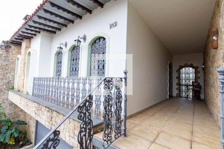 Casa à venda com 500m², 5 quartos e 5 vagasHall de entrada