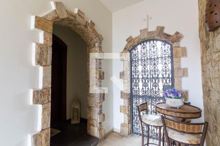 Casa à venda com 500m², 5 quartos e 5 vagasHall de entrada