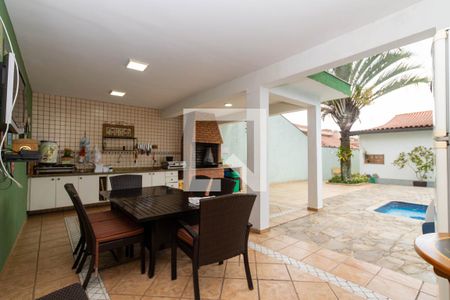 Casa à venda com 500m², 5 quartos e 5 vagasChurrasqueira