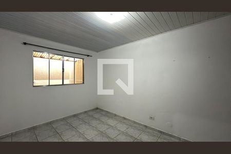 Quarto 1 de casa para alugar com 3 quartos, 90m² em Pinheirinho, Curitiba