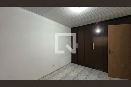 Quarto 1 de casa para alugar com 3 quartos, 90m² em Pinheirinho, Curitiba