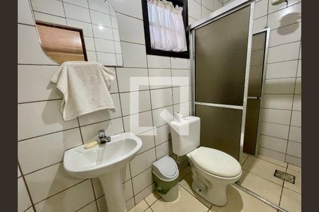 Casa de condomínio para alugar com 1000m², 3 quartos e 4 vagas Casa de condomínio para alugar com 1000m², 3 quartos e 4 vagasBanheiro de serviço