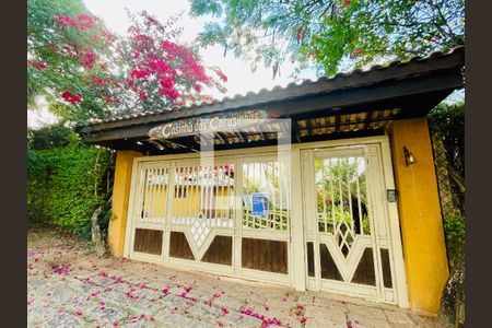 Casa de condomínio para alugar com 1000m², 3 quartos e 4 vagas Casa de condomínio para alugar com 1000m², 3 quartos e 4 vagasFachada da Casa