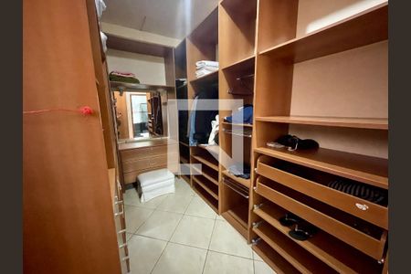 Casa de condomínio para alugar com 1000m², 3 quartos e 4 vagas Casa de condomínio para alugar com 1000m², 3 quartos e 4 vagasQuarto 3 - Closet
