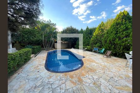 Casa de condomínio para alugar com 1000m², 3 quartos e 4 vagasQuintal