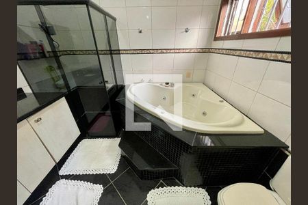 Casa de condomínio para alugar com 1000m², 3 quartos e 4 vagas Casa de condomínio para alugar com 1000m², 3 quartos e 4 vagasBanheito da Suíte