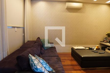 Sala de TV de apartamento para alugar com 4 quartos, 273m² em Jardim Paulista, São Paulo